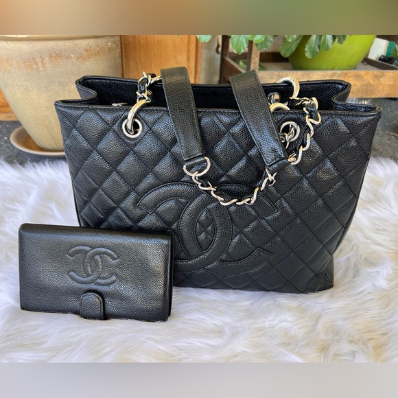 💕💕💕$3 RUN  UNLISTED MIXED LUXURY ITEMS! ALL SALES ARE FINAL💕💕💕 - Picture 13 of 17